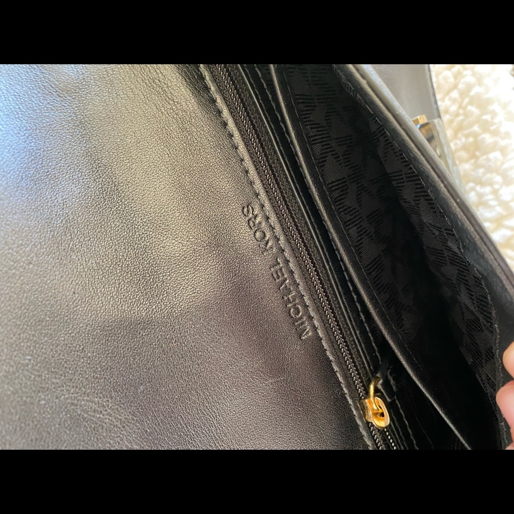 Michael kors purse - Picture 5 of 10